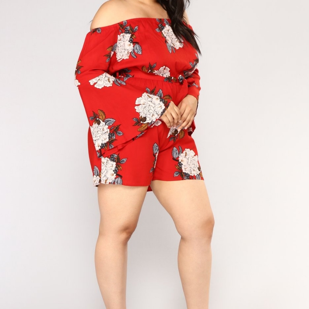 FashionNova Red Floral Romper Size Large